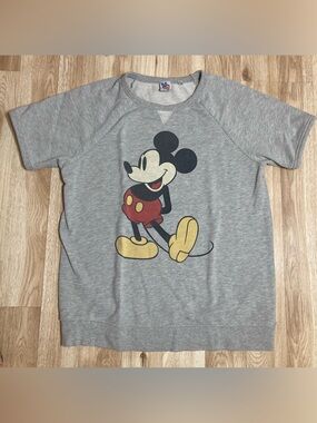 Junk Food Disney Mickey Mouse Grey girls women’s Short Sleeve Sweatshirt M